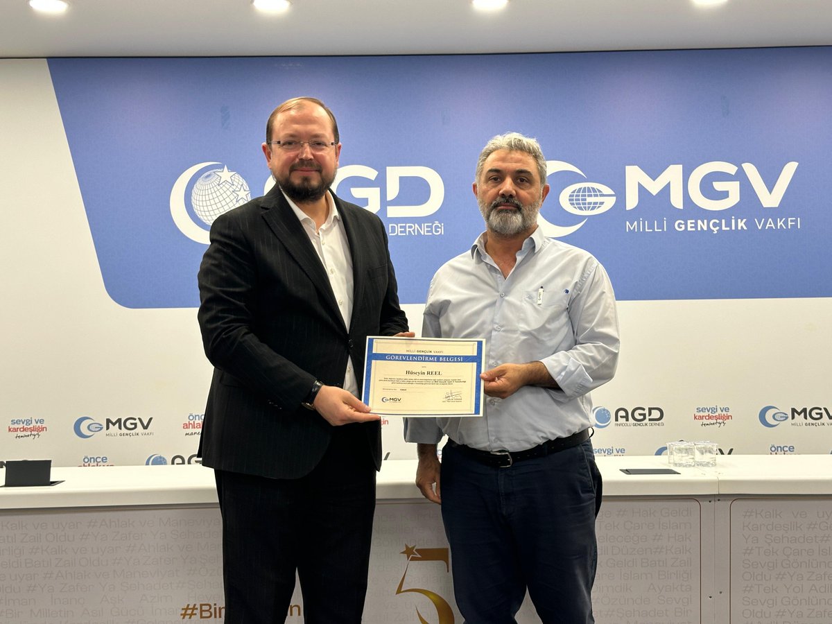 MilliGenclik's tweet photo. 📍 51. Dönem Ağustos Ayı İl Temsilcileri Toplantımızı gerçekleştirdik.

Toplantımızda, yeni görevlendirilen il temsilcilerimize görevlendirme belgeleri takdim edildi. https://t.co/5QkGBnHzty
