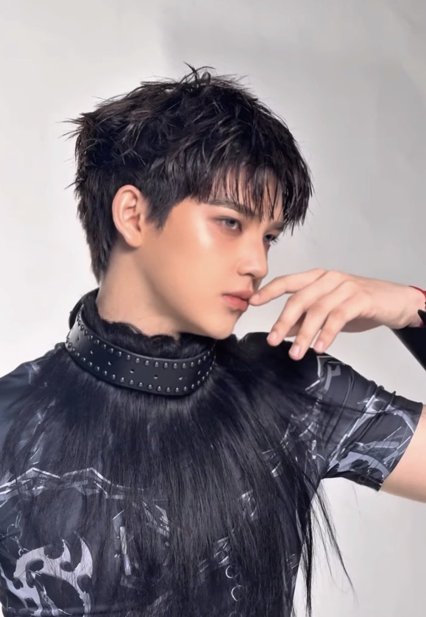 Minmeun's tweet photo. โห หล่อเหมือนเอาคอมพิวเตอร์ปั้น แต่จริงๆพ่อกับแม่เค้าปั้นมา หล่อขนาดนี้มีอยู่จริงนะทุกคน  ไม่เชื่อก็ลองกดบัตร #ATLASRisingUpConcert ไปดูด้วยตาเนื้อกันได้นะคะ ตัวจริงหล่อกว่าในรูป

🔗 https://t.co/7G4mKE5LlM

⋆⁺₊⋆ #PoomATLAS 🐼⋆⁺₊⋆ 
#ATLASconcert2026 https://t.co/xJ5dCU0pEZ