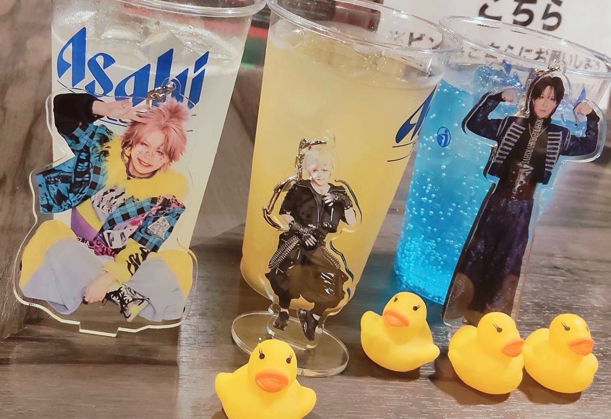 HMR_888's tweet photo. 夏祭りオリジナルドリンク。　
友人達と飲みました☺️3種類。　
正直な感想。一番美味しいと感じたのは… 
三者三様。自分の好きなメンバー考案ドリンク🤤でしたw  食の趣味にまで影響すると思うと興味深くて面白い笑 https://t.co/noLkD3GSay