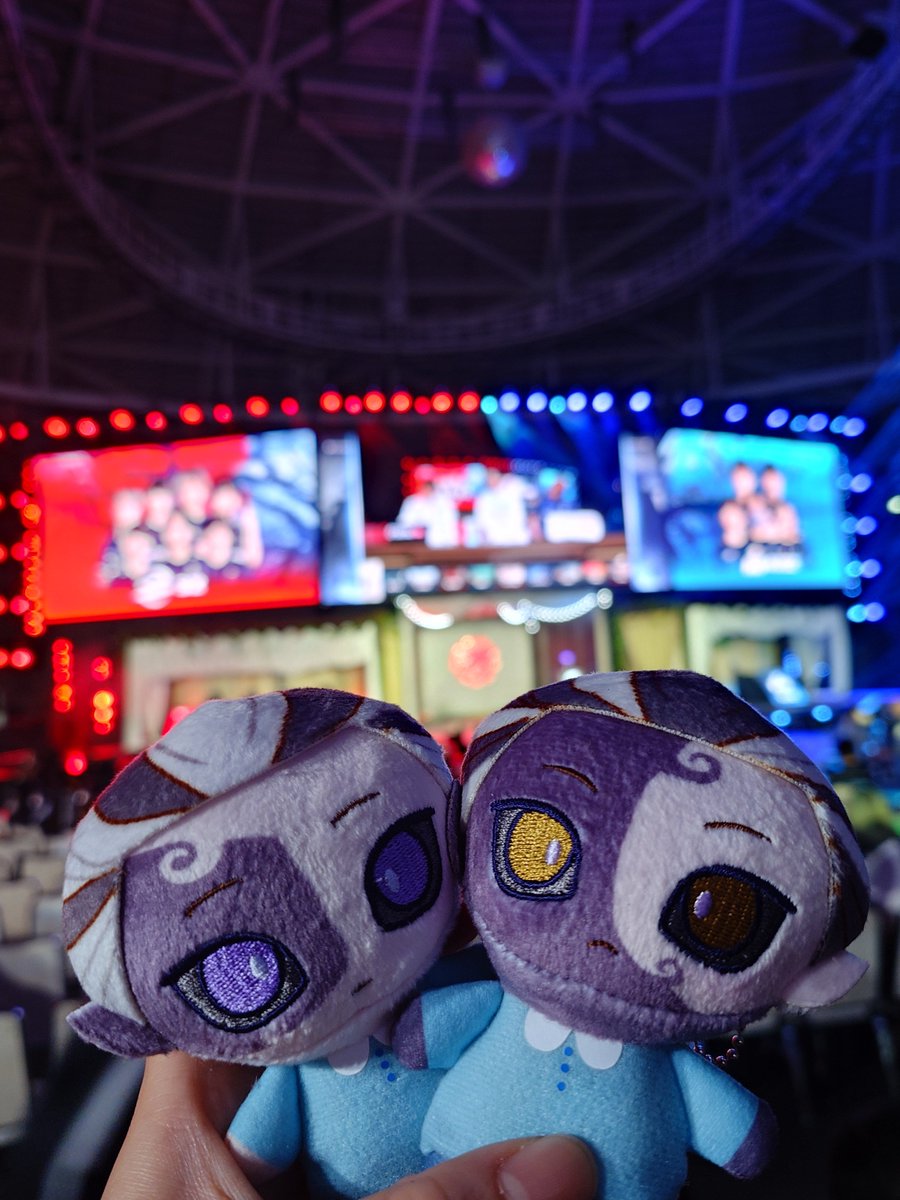 _ichiban_1's tweet photo. #第五人格8arty
8/2
ありがとうIJL
どの試合もめっちゃ熱かった
特に最後の4吊りは感動で涙が出た
現地に行かないと見えない選手の動き、声から緊張や熱気が伝わってきた
現地での観戦は最高でした！！
最終日の結果はゆっくりアーカイブで見ます！！ https://t.co/Fqs8xCiNy6