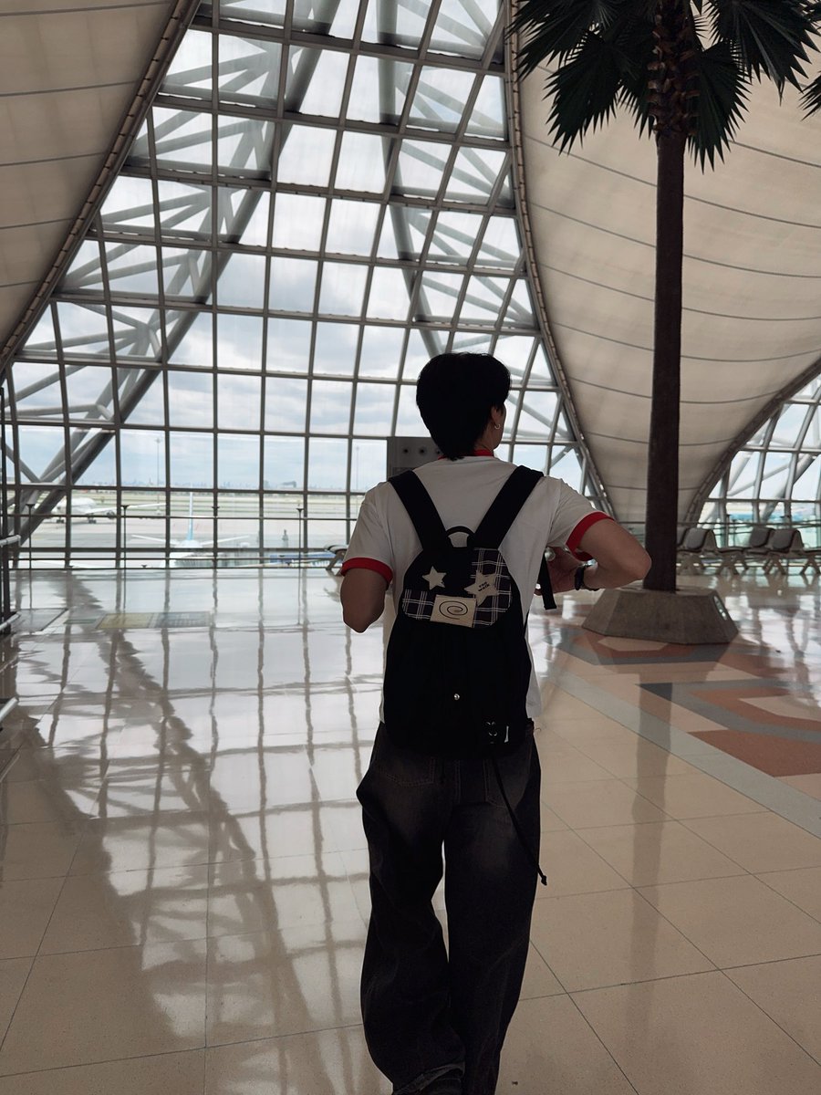 PentorJrp's tweet photo. 笑着继续往前走 ✈️ #PentorJrp https://t.co/6mTQsAI1nO