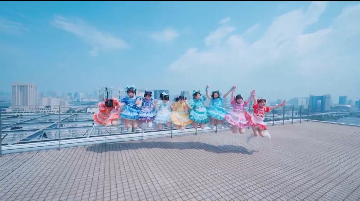 cocoachuuuu's tweet photo. やばいここあさん空中で正座してるやんWWWWWWW
 #ここあ飲んだよ https://t.co/LsZF5nrxnA