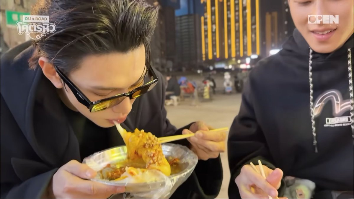 OPENLABEL_TH's tweet photo. อีส ๆ กันค้าบอ้วมมมม มาเด้อพี่น้อง 🧆🍗🧈🤤

「OUROADโคตรหิว ตะลุยกิน อิน หนานหนิง」
🎬 : https://t.co/RzKb5zba2y

OUROAD HUNGRY IN NANNING
#OUROADโคตรหิวที่หนานหนิง
#OUROADโคตรหิว
#DAOU #OFFROAD #ต้าห์อู๋ #ออฟโรด
#DAOUOFFROAD #ต้าห์อู๋ออฟโรด 
#OPENLABEL https://t.co/o5hdVV7TKH