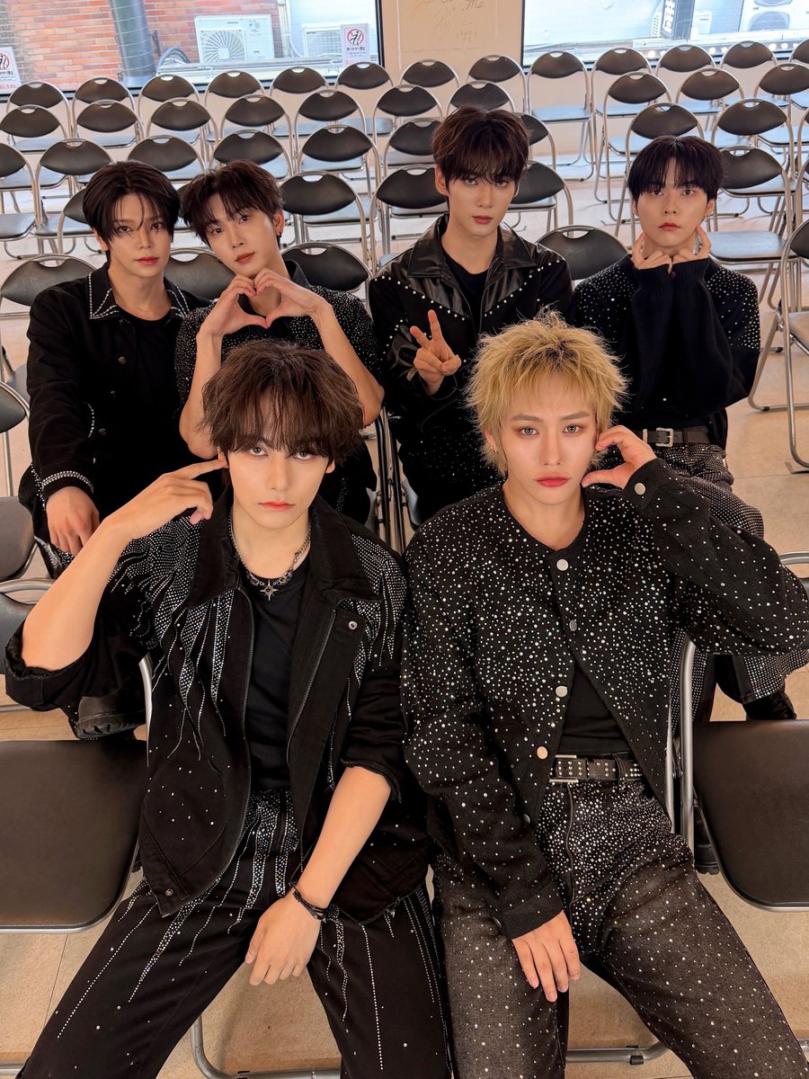 WAKER_JP's tweet photo. 今日もとても幸せな一日でした！ 次のリリースもぜひご一緒にお願いいたします💕

#WAKER #웨이커 #ウェイカー https://t.co/aq8KH8uXYu