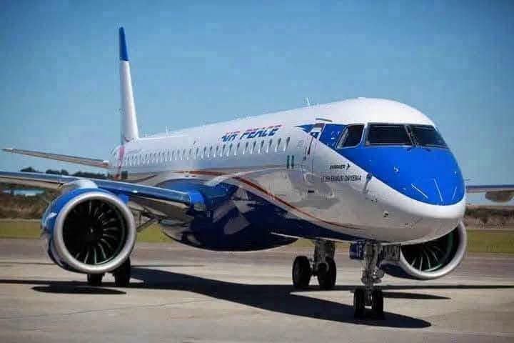 AzizHassoumi's tweet photo. Pendant que les médias français peignent Le Mali en rouge, Le ciel malien 🇲🇱 accueille une nouvelle compagnie aérienne privée ! 
​Il s'agit de Air Peace, la compagnie fondée par l'entrepreneur nigérian Allen Onyema, qui desservira désormais les liaisons Bamako - Lagos - Conakry. https://t.co/CfUVX6vKUW