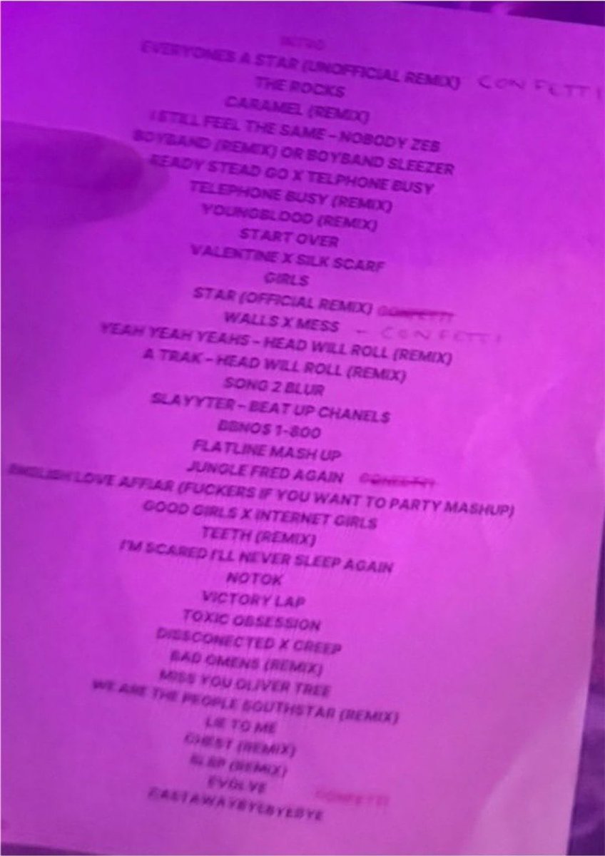 5SOSBrasilFam's tweet photo. FOMO!!
Setlist completa do #CLUBSOS!
#ChicagoIsAStar #EASChicago #EASTour https://t.co/9Q23fhOzA8