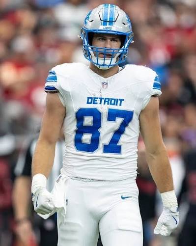 DFJSports's tweet photo. Breakout Season Loading For Sam Laporta - he looks great today at #trainingcamp
Quicker than I have witnessed in seasons past, feet were fast and smooth, body control looks good and those hands are working!
#onepride #samlaporta #detroitlions https://t.co/16jXL1s8DU
