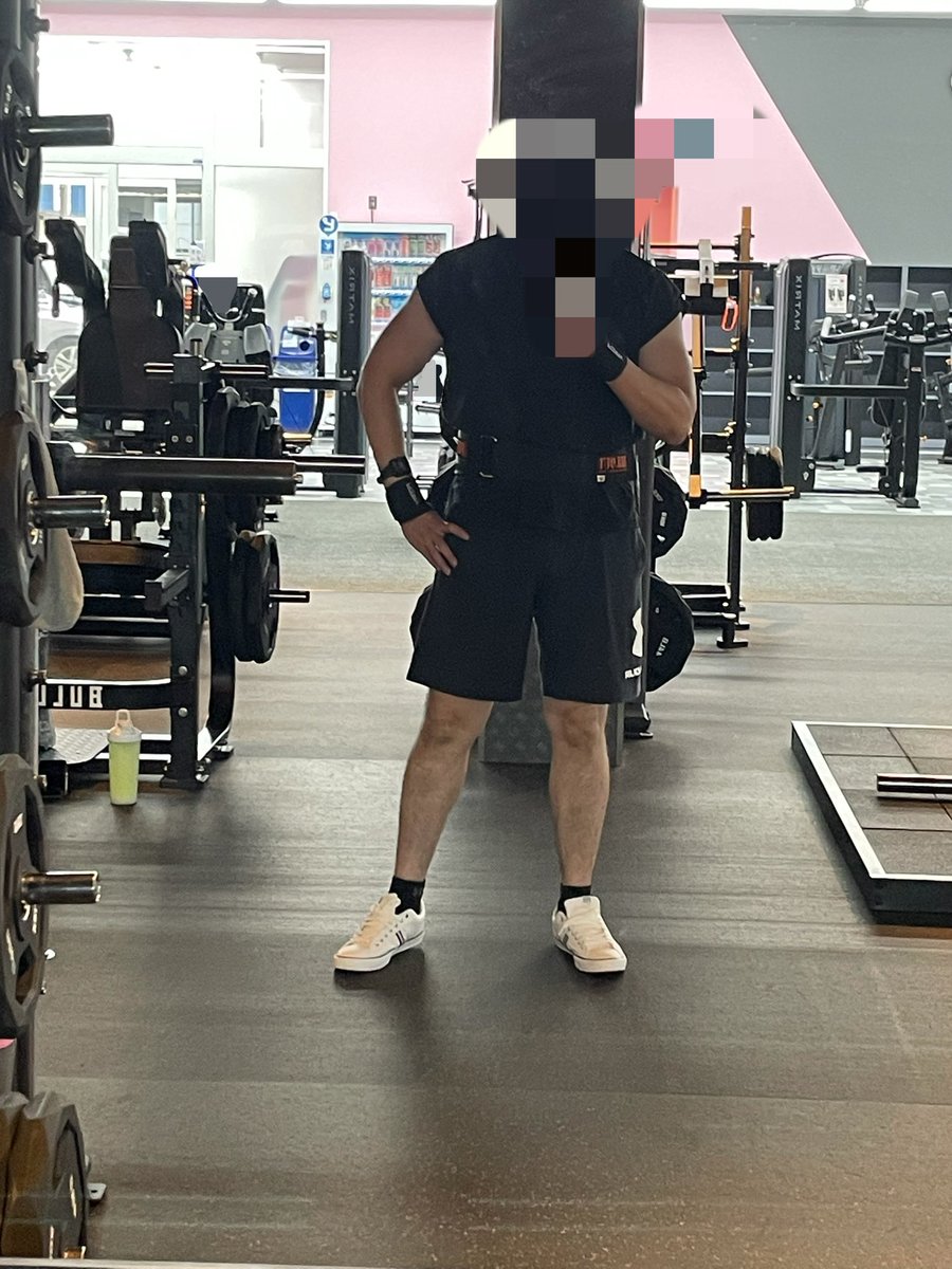 MASA73369295's tweet photo. 昨日今日と筋トレ！
最近、メニューをAIと相談しながらやっている！
少し様子を見て数字が上がるようなら続けてみるかな。
そしてフォームチェックで動画を回した！
三頭筋に効かるために肘を意識しないとなと反省。
次に繋げる！
#筋トレ 
#筋トレ好きな人と繋がりたい https://t.co/rH2YDt1giF