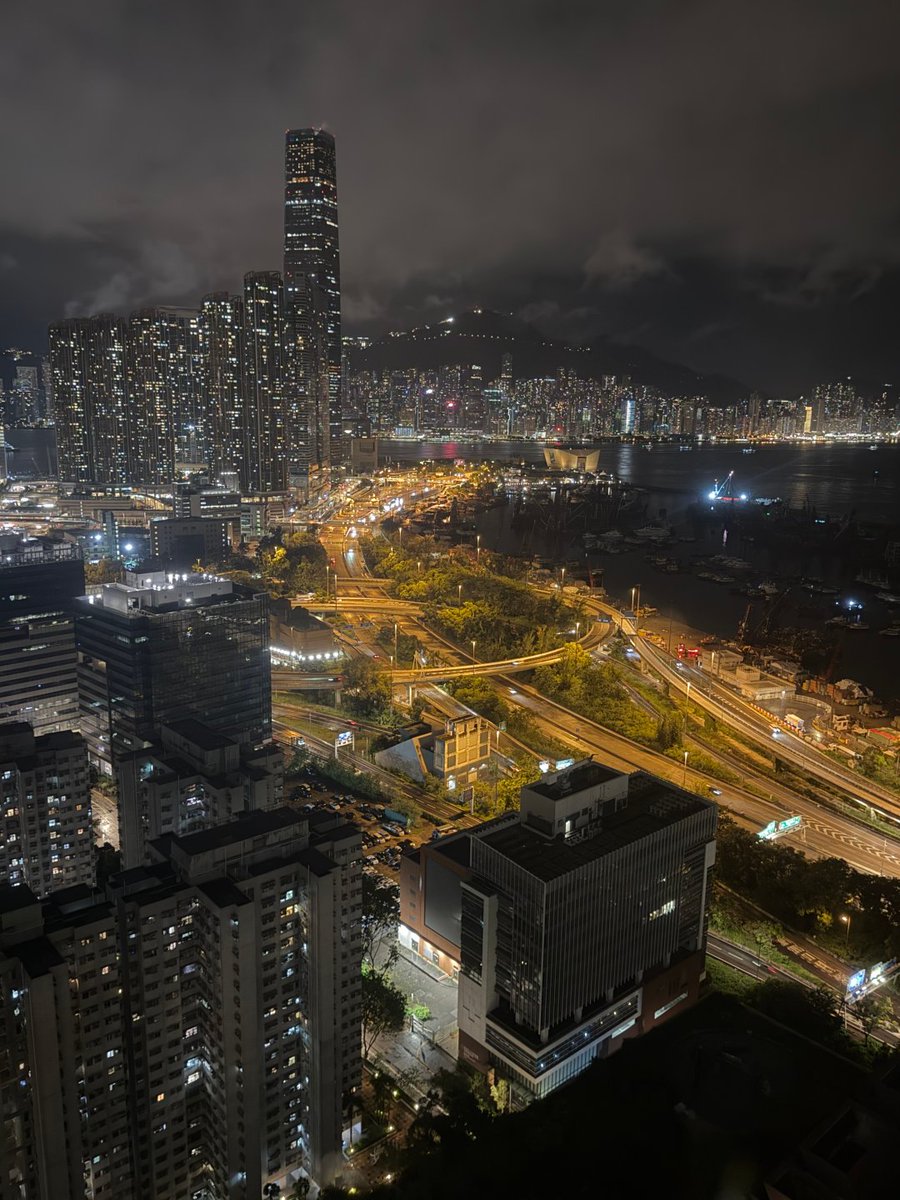 0O_Karabo's tweet photo. 今夜の煌びやかな夜景! https://t.co/cgkEmYgaHG