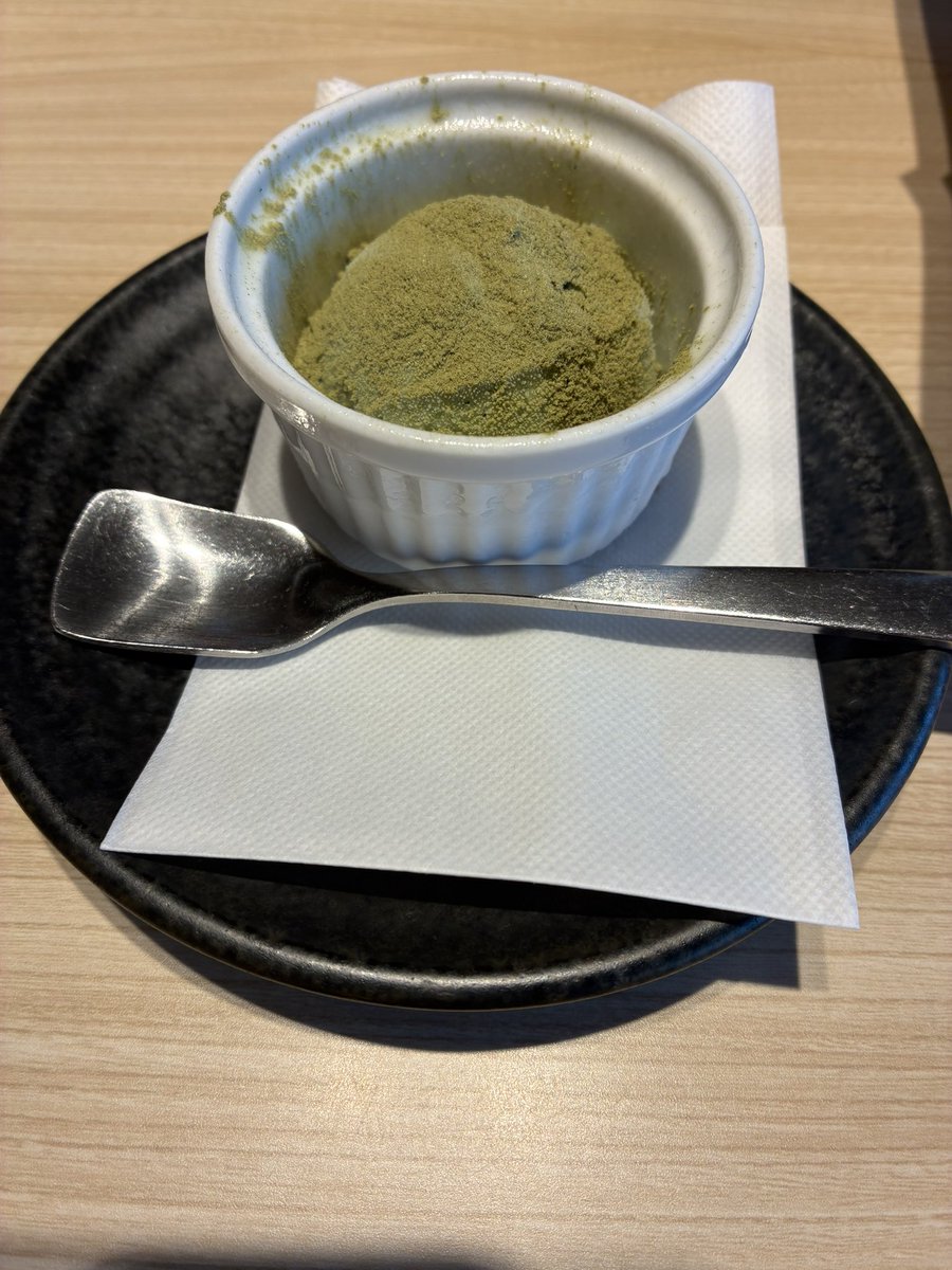 maryukmi's tweet photo. 新潟全ツ お昼はへぎそば 夜はタクシーの運転手さんおすすめのタレカツ丼 間違いない美味しかった 日本海は夫とタクシーから見てきた🚕佐渡島がぼんやり ここは違うことでも有名な場所と知った 夏休み0日目 https://t.co/BebYaf2BES