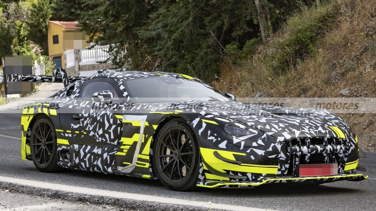 NEWCARinjapan's tweet photo. 新型メルセデスAMG GT ブラックシリーズがスパイショットされました。 https://t.co/xxyAzNqLz4