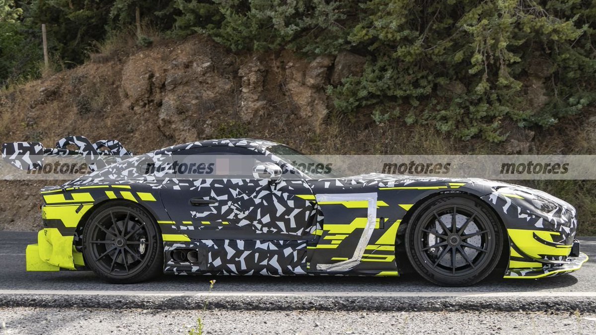 NEWCARinjapan's tweet photo. 新型メルセデスAMG GT ブラックシリーズがスパイショットされました。 https://t.co/xxyAzNqLz4