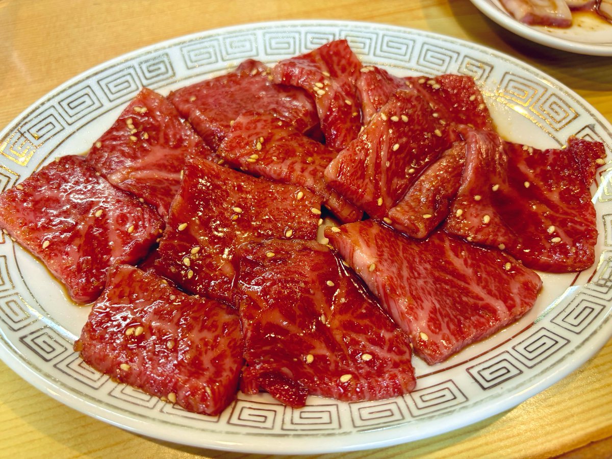 yousei_group's tweet photo. 岐阜には食の怪物が多い件についてvol.3
⑨瑞浪市『柳家』
全国から食バカが集まるジビエ名店
⑩美濃加茂市『あづま園』
路地裏にひそむ町焼肉屋の理想形態
⑪多治見市『みづ乃』
からすみ蕎麦のために多治見に行く価値あり
⑫多治見市『港屋』
栗好きぼんの日本一の栗菓子「栗大福」 https://t.co/8AQfpiCu0B