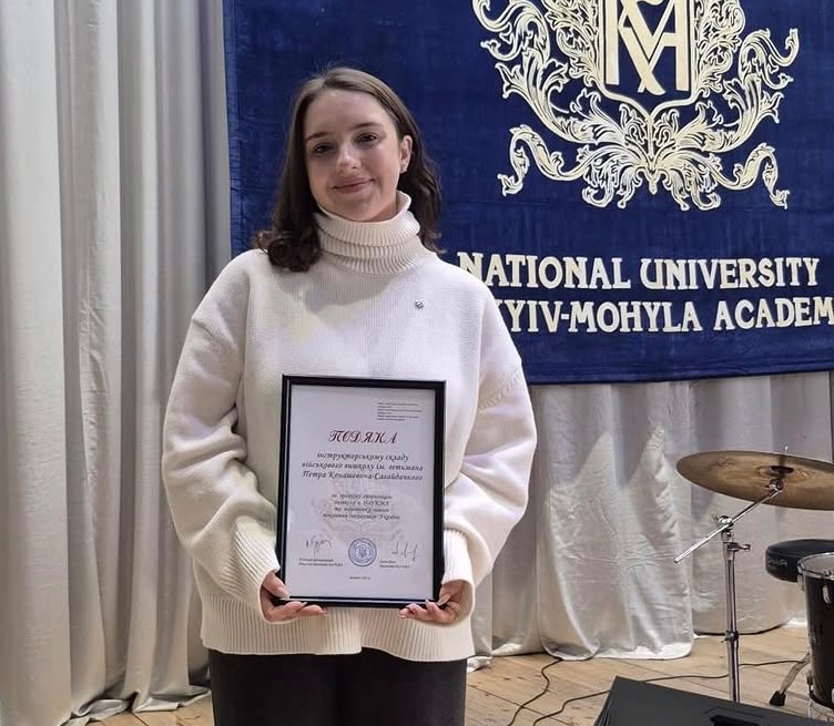 Gerashchenko_en's tweet photo. Vitalina Yarovenko, 20-year-old volunteer, was killed by the Russian attack on Kyiv on August 1 as she was saving people after the first wave of Russian strikes.

Vitalina was a fourth-year psychology student at the National University of Kyiv-Mohyla Academy. She was also an instructor at the Petro Konashevych-Sahaidachnyi Military Training Center and worked for the Federation of Employers of Ukraine.

"She was one of those people who never hesitated to help others, who taught not with words but by personal example, and who always chose to be where her help was needed most," the university said.

On the night of August 1, while serving with a medical battalion on Kyiv's left bank, Vitalina arrived to the scene of a Russian missile strike to help the wounded.

Vitalina was killed by a second missile strike while saving the lives of others.

"I cannot put this pain into words. Nor can I describe everything she accomplished for our country at just 20 years old. She saved lives, taught others, and was preparing to defend Kyiv. This should never have happened," her mother wrote.

May she rest in peace. My deepest condolences to Vitalina's family and loved ones.

📹 Natalia Koretska-Yarovenko