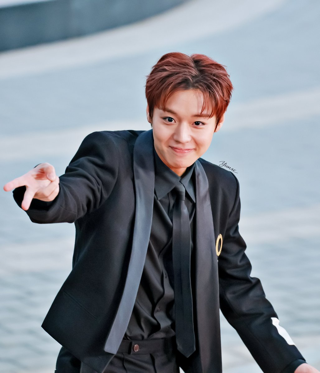 yumae_0529's tweet photo. 귀여워 미치겠는 부분✌🏻
#청룡어워즈_레드카펫 #박지훈 https://t.co/AZoXB7bpL3