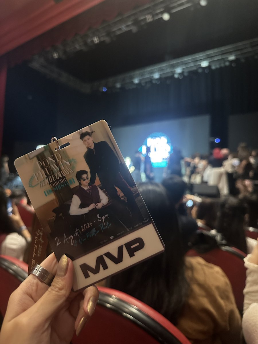 ____AiLi's tweet photo. My #PondPhuwinRendezvousInPH (#PondPhuwinRendezvousInManila) Experience 
thank you @EverBilenaPH 😭🥰

@ppnaravit @phuwintang https://t.co/e9KJvKM3AA