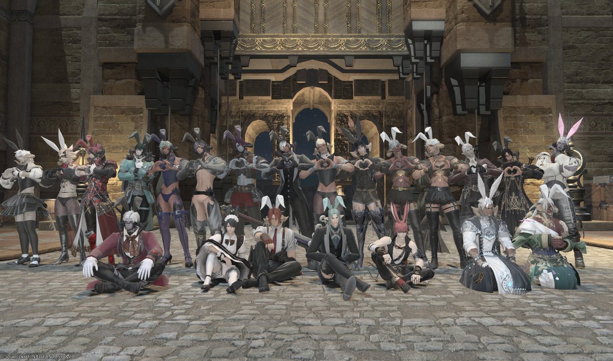 FF119_hinomi's tweet photo. 2026.08.02
8月2日はバニーの日！ウルダハを歩いていたら 可愛いうさちゃんの団体様がいらっしゃいました！ とはいえ殆どは ゴルソ産の バニー様たち！#バニライア というこの日限りの集まりなのだそうです！記念撮影を打診したら快く了承くださり 大変可愛い空間に混ぜていただきました！感謝！ https://t.co/Zn4PjRB9zM