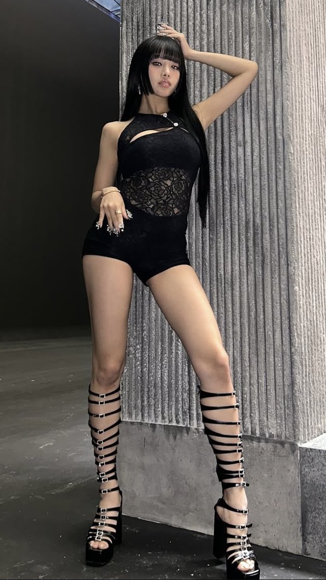 KpopFiendHD's tweet photo. THAI BADDIE🇹🇭 #KISSOFLIFE #NATTY https://t.co/KU8lx8IoTS
