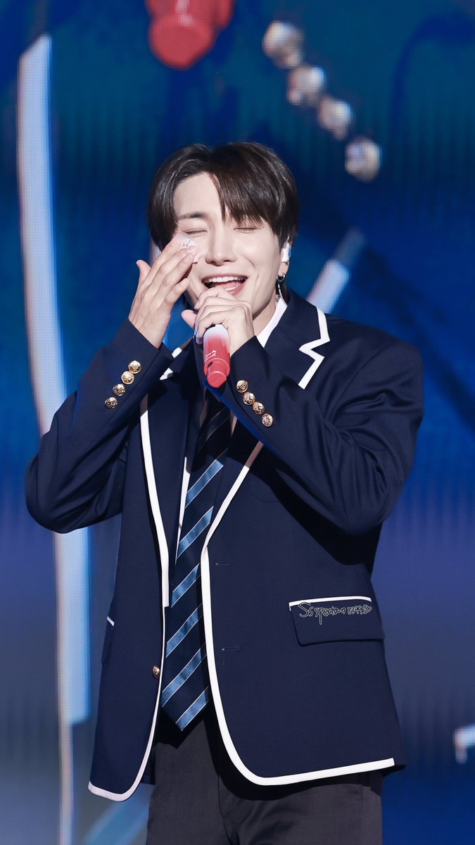 Ssspecial1004's tweet photo. 260802 [1983] 83z Fancon in Tokyo Day 2夜

내가 다 자랑스러워지는 첫사랑💓
@special1004 
#leeteuk #이특 #박정수
#heechul #希澈 #김희철
#83line #superjunior83z 
#superjunior https://t.co/orwtG0UJMG