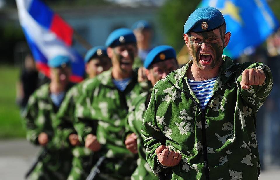Russia's tweet photo. 🪂 Today Russia celebrates Airborne Forces Day!
#OTD in 1930, the first 12 paratroopers jumped near #Voronezh, marking the birth of the legendary #VDV
🇷🇺 #NobodyButUs — the motto rings true to this day https://t.co/h6ktgDSYrR