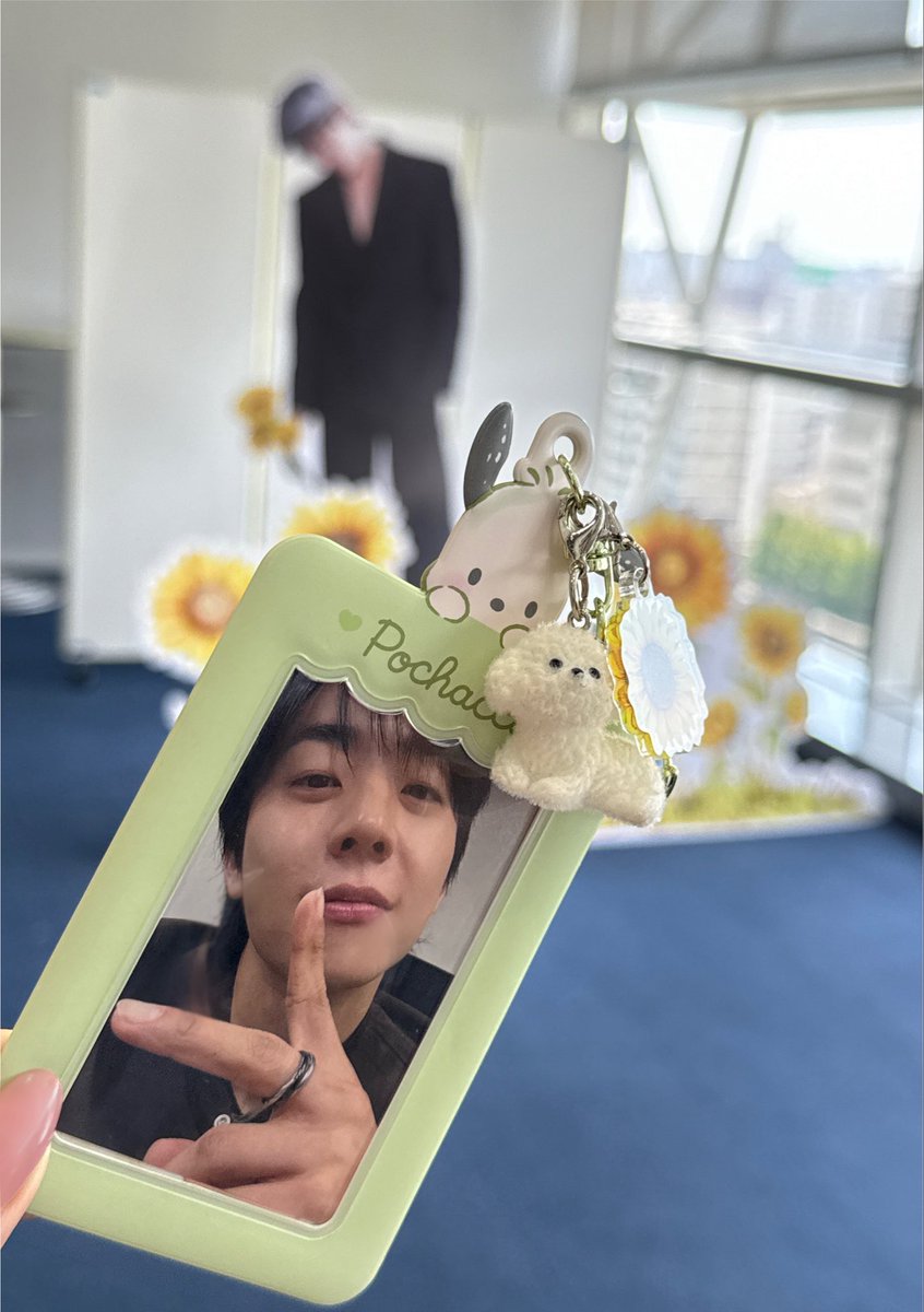 a_jh61's tweet photo. バカンスとファンミで怒涛の数日でも、
ヒョプくんのおかげで幸せいっぱい💛🫶
では帰りますね🥹
またぁ...ね~~♡🌻

바캉스의 법칙 이벤트랑 팬미팅으로 정말 바빴지만,
오빠 덕분에 행복이 가득해요💛🫶
이제 집에 갈게요🥹
또 만나요~~💕🌻

#チェジョンヒョプ #채종협 https://t.co/Vn4a8aemu0