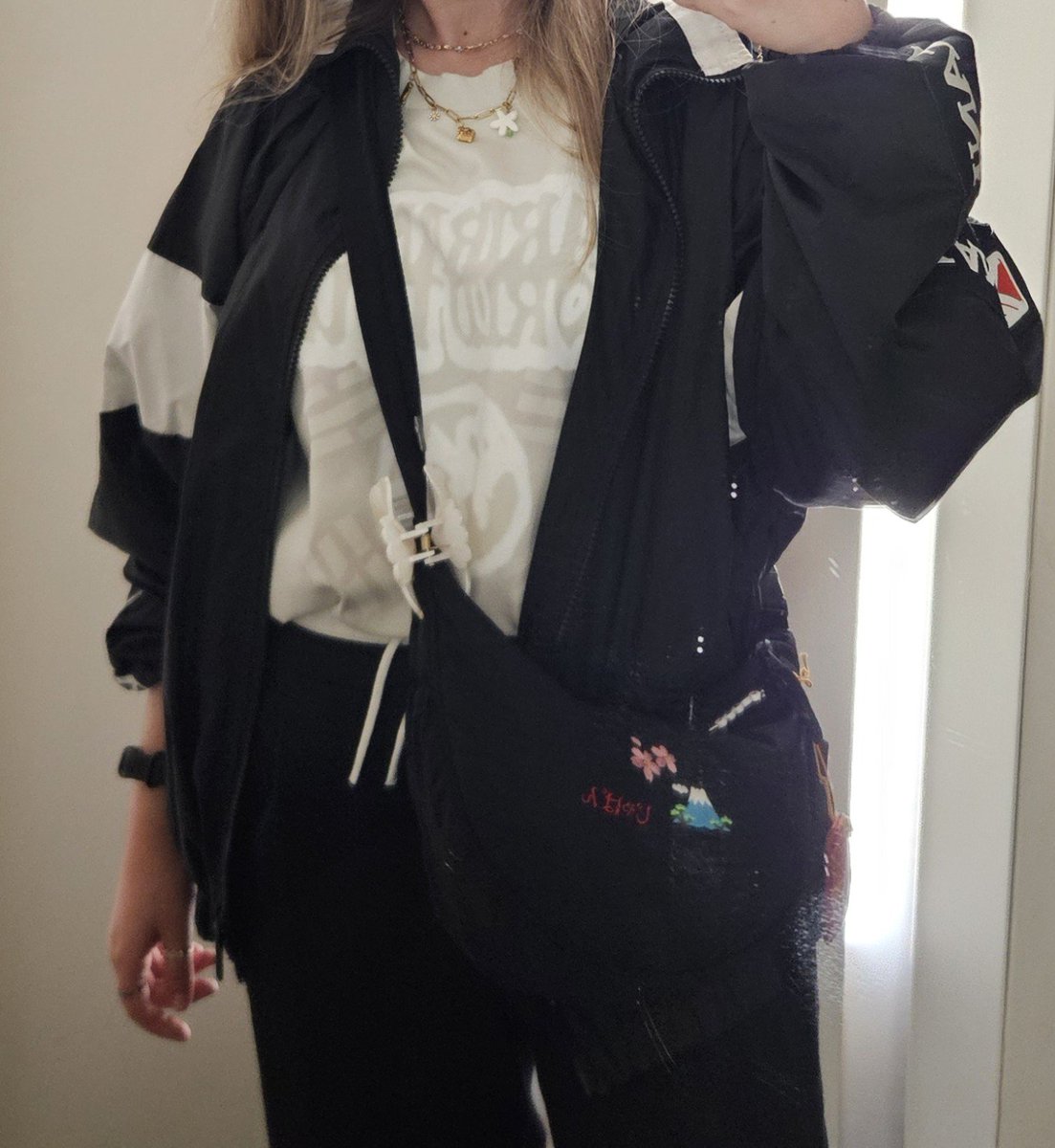 2muchjams's tweet photo. Esta semana por fin me ha llegado la camiseta de Ali!! 10/10 de verdad

Juro que no tengo camiseta en el armario de mejor calidad que esta, me he quedado loca

Os comparto el link de disc por si alguna está interesada 👀
https://t.co/R9kQYmbQfo https://t.co/CDfbPZnbKp