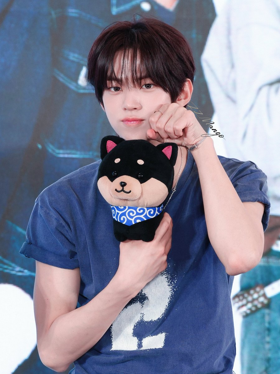 MangoYahoon's tweet photo. 260726 
🐶🤏🤏🥺
#도훈 #투어스 #TWS https://t.co/TSw0iIYgoD