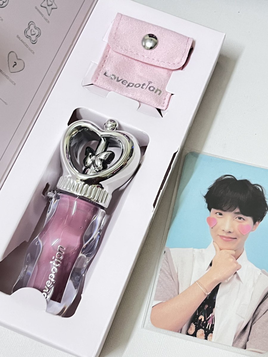 meiiiccup's tweet photo. ลิปเหมาะกับน้องโฮปสุดด สวยเว่อม๊ากกก💄✨🎀 https://t.co/XXHAXN6ZKx