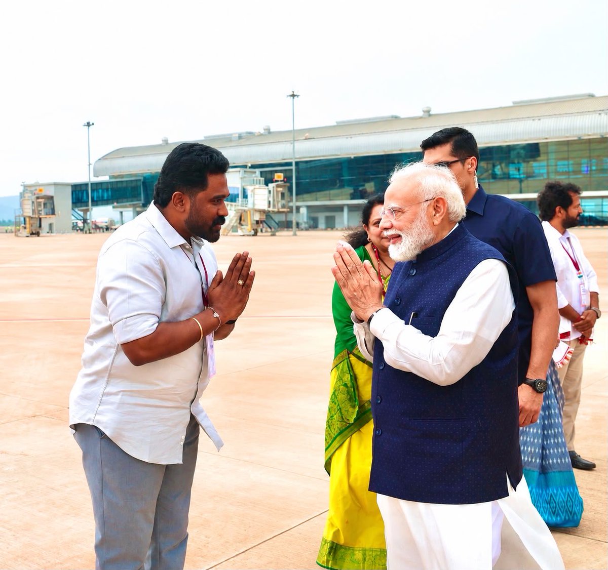 DrSandeepJSP's tweet photo. A Janasainik’s interaction with The Honourable Prime Minister of India @narendramodi ji.

Namaste Sir,

Im Sandeep, a Janasainik. Thank you for everything that you’ve been doing for our Nation sir. Jai Hind. 

A million thanks to Shri @pawankalyan sir for this great opportunity. 

#narendramodi #pawankalyan #nda #janasena