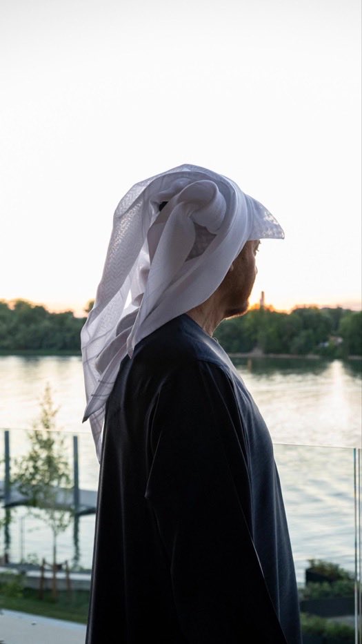 Um__saiif's tweet photo. أَعَزُّ بَني الدُنيا وَأَعلى ذَوي العُلا ... وَأَكرَمُ مَن فَوقَ الترابِ وَلا فَخرُ

#الإمارات 🇦🇪 https://t.co/VfPuOzrjpv