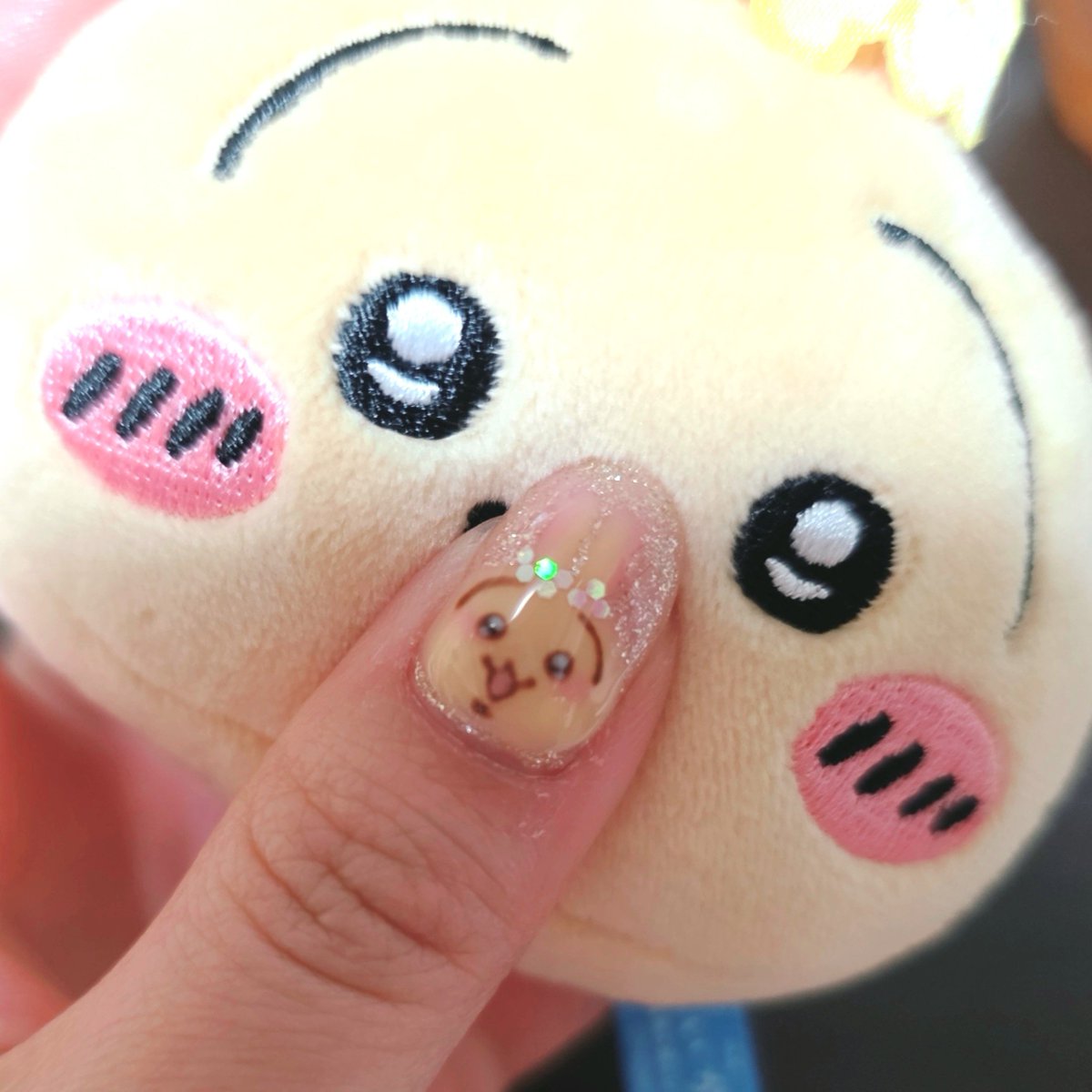 bt3_pon87's tweet photo. ちい活のために金曜日にがんばってネイルしたのに仕事でこのネイルダメだからもう取らないといけないのツライ〜〜🥹
中指のびんよよお気に入り過ぎる笑

#ちいかわ
#びんよよ
#ちいかわネイル https://t.co/zFbkw9E5GS