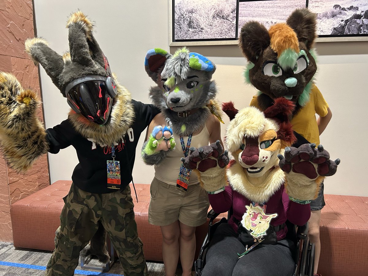 lyrapaws's tweet photo. #awu2026 @AnthroWeekendUT https://t.co/tfjB8HpO2L