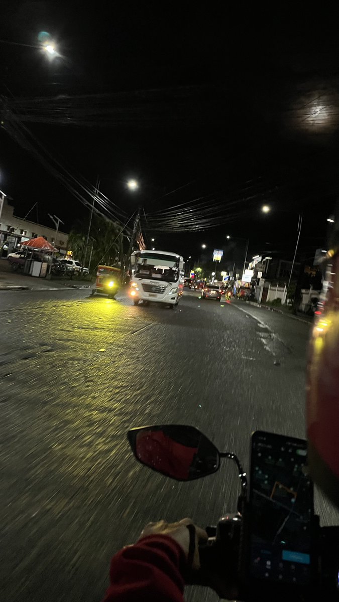 _momanlakhini's tweet photo. maupay nga gab-i, tacloban.

#altertacloban https://t.co/gCkU9Pspvn