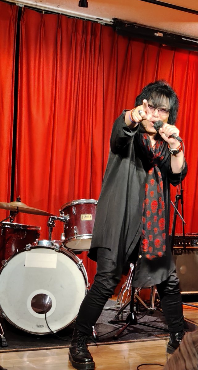 ci167218438786's tweet photo. 本日、早稲田で行われた
3マンライブ「〜アニソンの先��と共演したい〜」に行ってきました。
楽しかったです。参加できて良かっです。
2回目が開催されることを期待しています。
＃長友じょうせい
＃フルヤトモヒロ
@infixjyosei
@cetomohiro https://t.co/u4ZhtP1Ldi