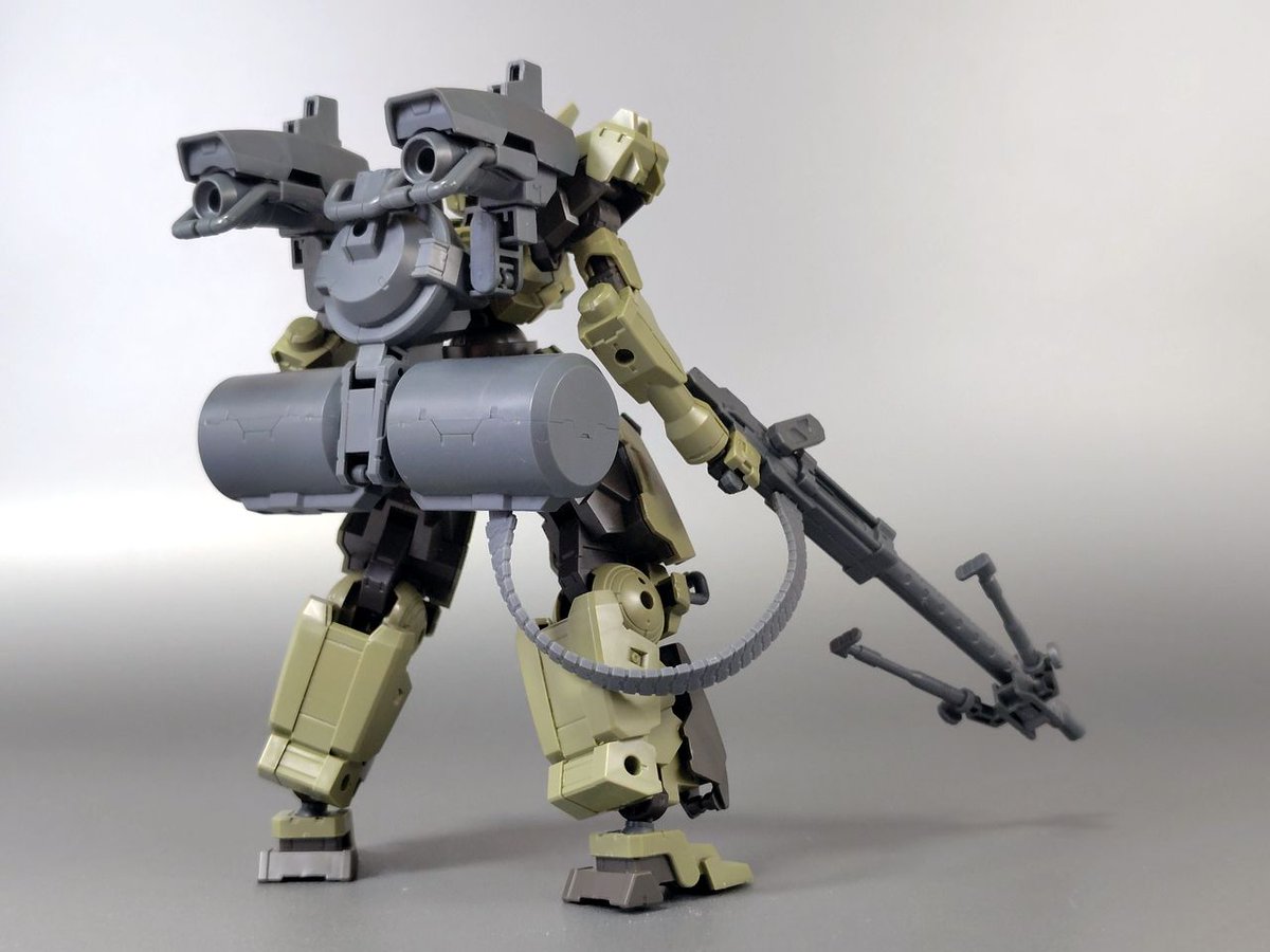 gullwing2010's tweet photo. シエルノヴァ［ヘビーウエポン］

所属不明機の目撃情報を受け、エリアDに駐留している機体にはヘビーウエポン使用の許可が下りた。
このシエルノヴァはヘビーライフルユニットを装備し、本体にもある程度のカスタムが施されている。

#30MMSM2026 https://t.co/o5HxULW3Yl