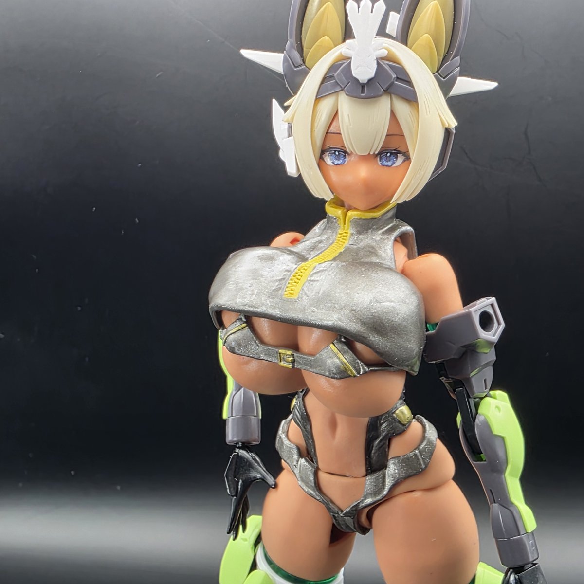 Greg__777's tweet photo. ウサ耳に…見えなくも…ない？

新型上着はクイコミアーマーのバストパーツとセットにするかな

#メガミデバイス https://t.co/ojEbmyKAbD