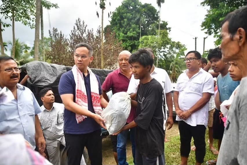 GauravGogoiAsm's tweet photo. Relief materials and essential aid were distributed to the flood-affected families in Chuladhara Khanikar Gaon, Chumoni Gaon, and Pahuchungi Gaon under Holoufukan Gaon Panchayat in Charaideo district.

In this hour of grief for the people of the state, I urge all party leaders and workers to extend assistance to the best of their abilities.

We must stand firmly with the people and provide them with courage, support, and solidarity.