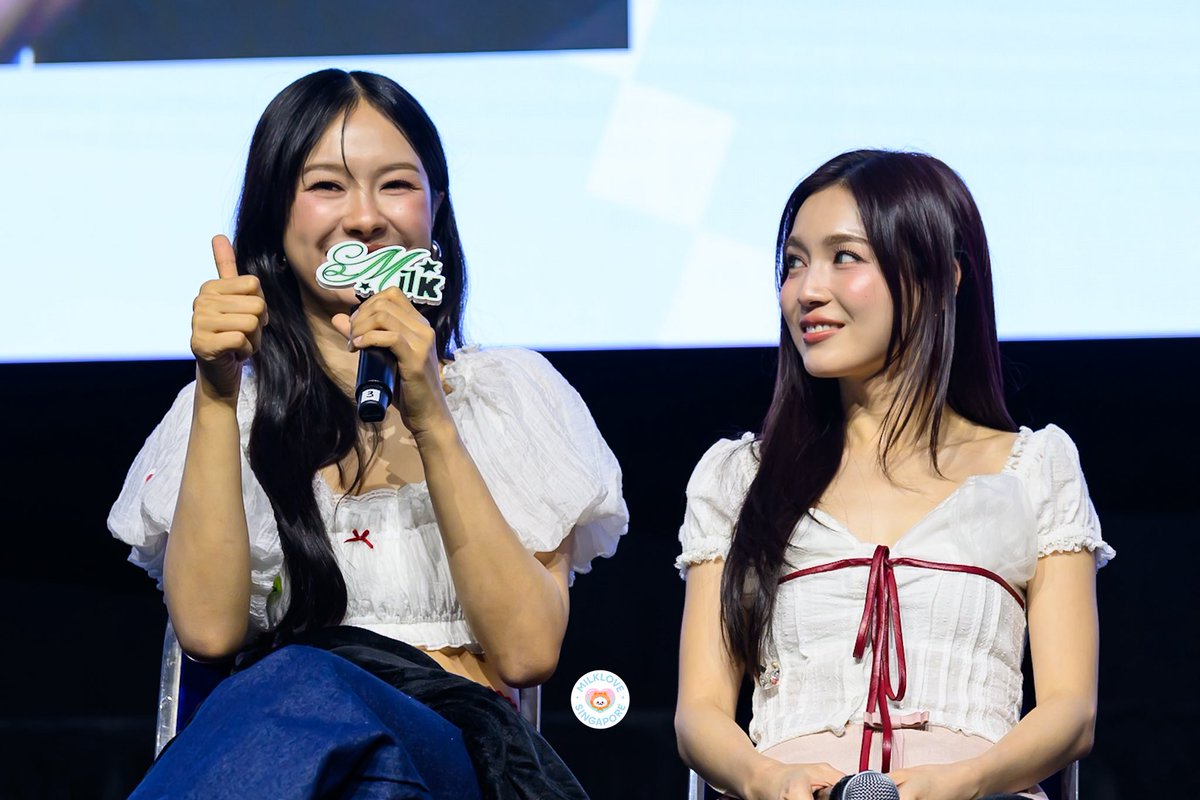 milklove_sg's tweet photo. Geng Mak Mak Mak from our P'Miw... with 👀👀 her happy wifey smiling and secretly (but openly) looking at her own wifey speak and laugh 🤭

MILKLOVE SWEET MEMORY IN SG
#GirlRulesFMinSingapore
#MilkLove #มิ้ลค์เลิฟ
#GirlRulesSeries https://t.co/Ownqbod5qz