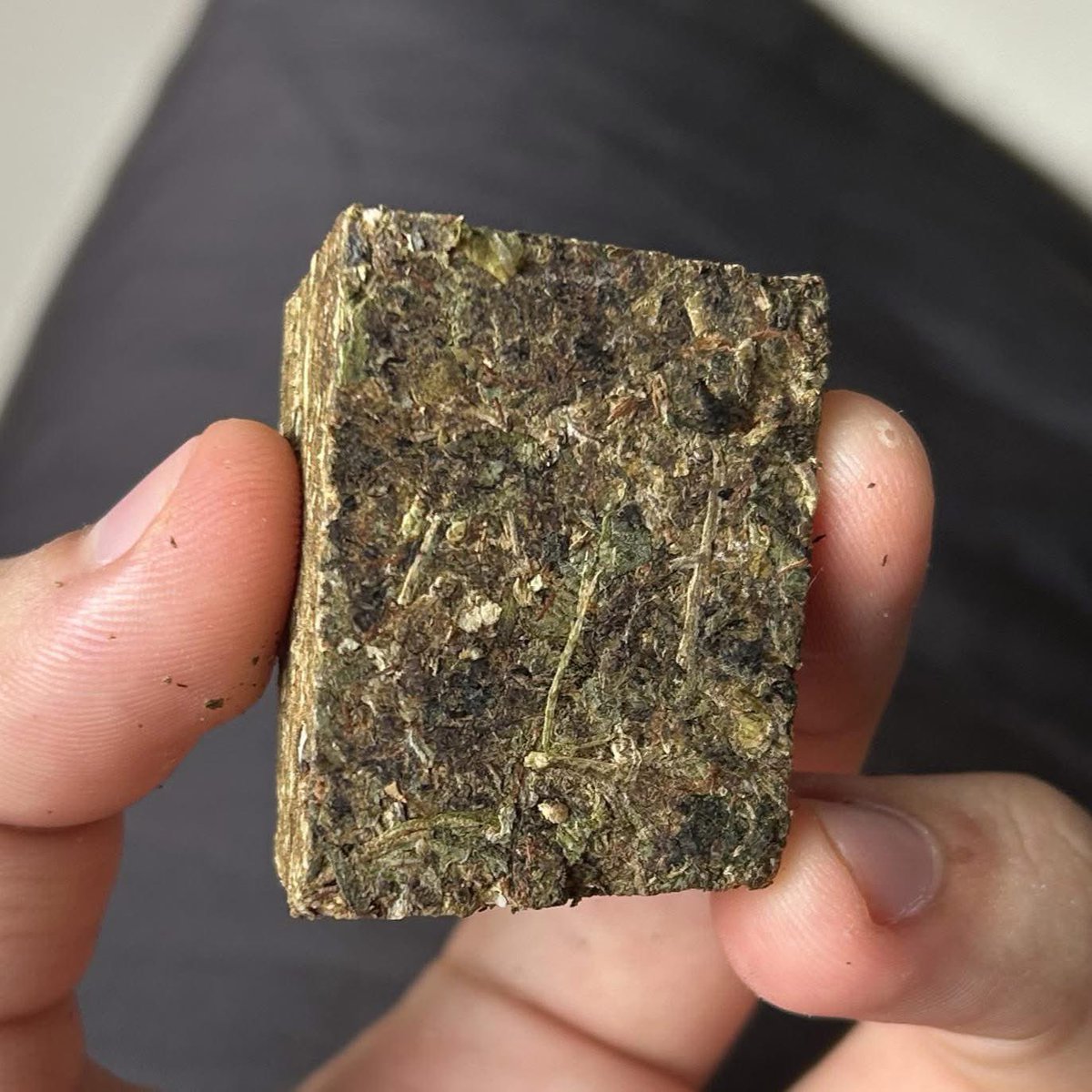 _StonersRUs_'s tweet photo. Anyone who smoked weed before the 2000’s probably smoked this at least once 🤣 https://t.co/8yz6V5FB5P