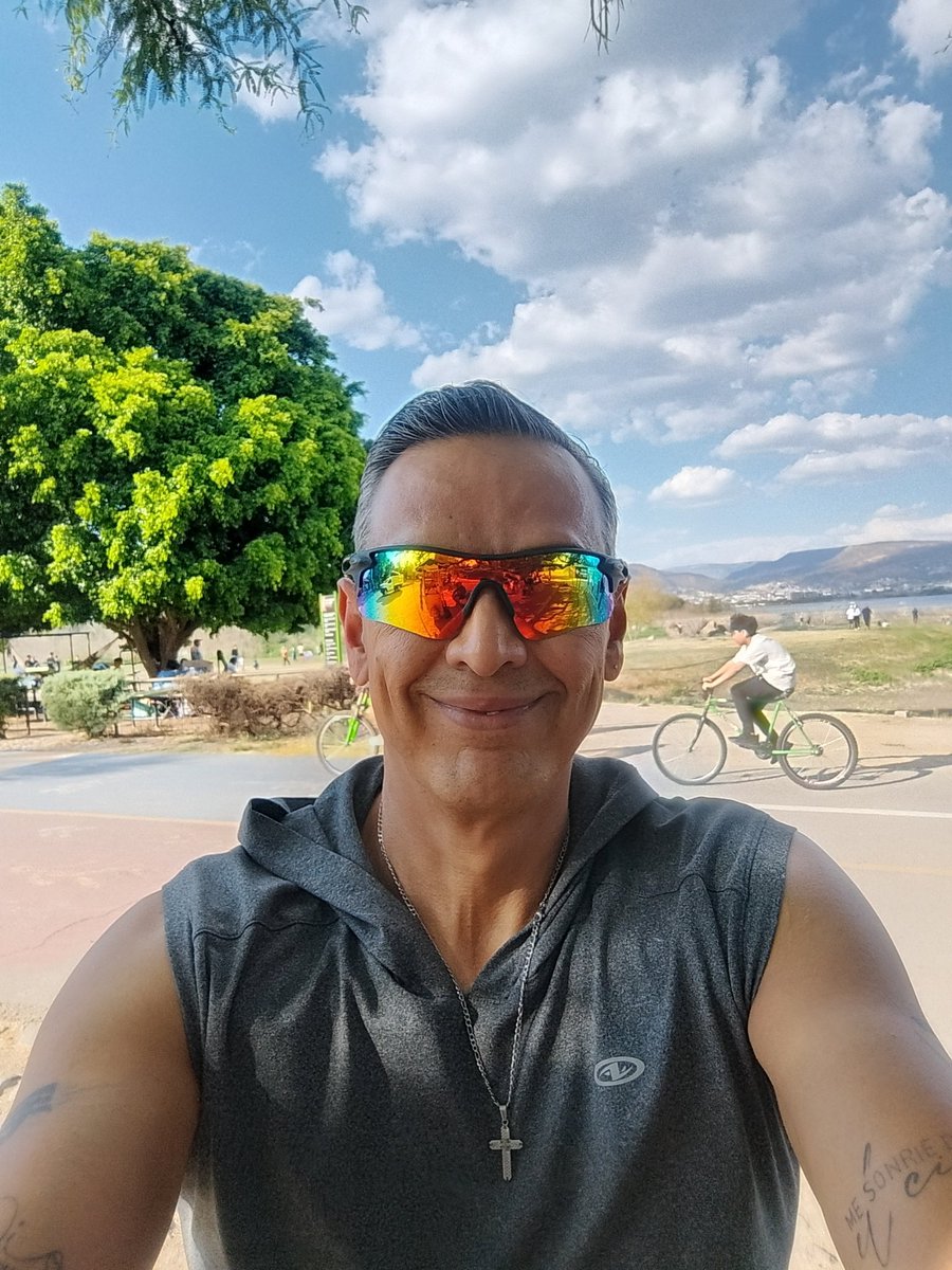 AlexLoro67's tweet photo. @JuanCar39510321 @SimonLevyMx Mira, un narcochairo cristiano y comunista, es como decir que su madre es pvta y decente. https://t.co/cNE5f2vhFd