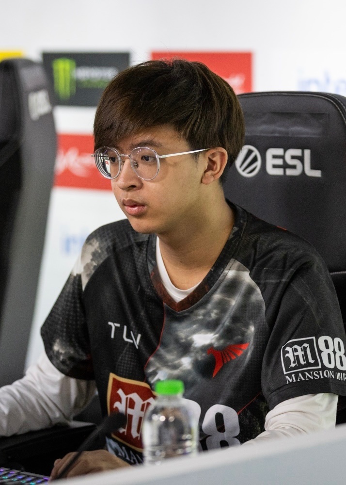 PolymarketDota2's tweet photo. 23savage 🇹🇭 on the MMR reset: 

"Please change the MMR system. 

We can't play on SEA servers - fewer than 20 people are above 8.5k MMR." https://t.co/axpVkXOWDj