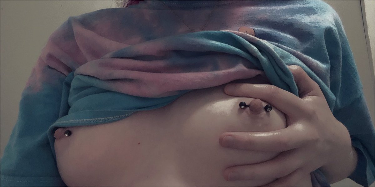 bbyhailzz's tweet photo. peek a boo ໒꒰ྀི ∩ ⸝⸝ ∩ ꒱ྀིა https://t.co/opMwQddv8n
