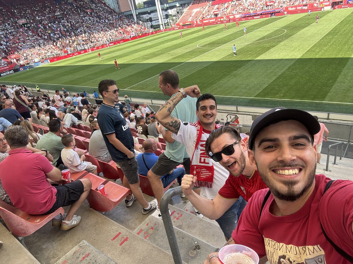 jmbarragan3's tweet photo. @Rafaasfc75 @SevillaFC Tpm perro https://t.co/hy4YqhZETU
