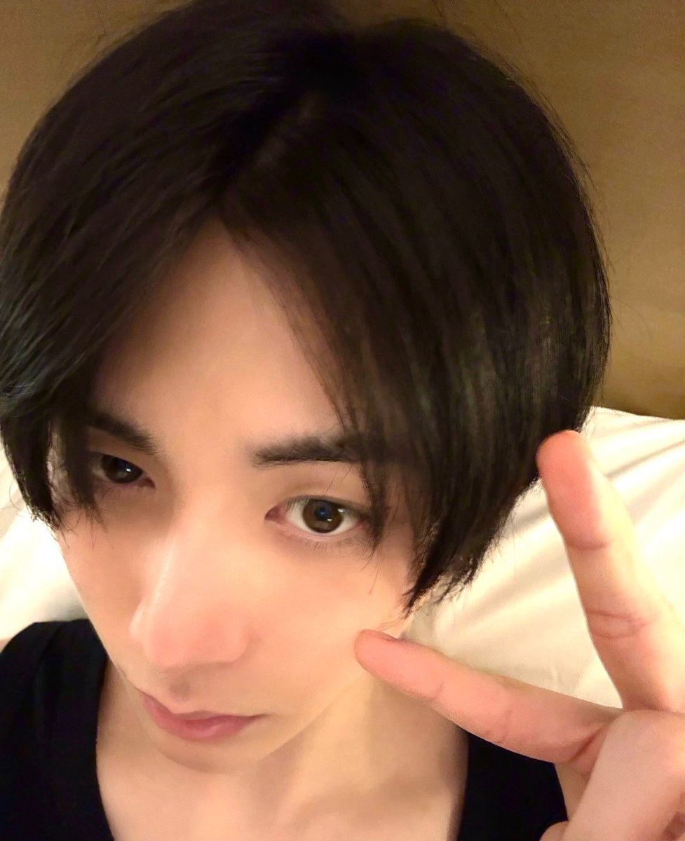 mycatdongmin's tweet photo. you worked so hard to make busan unforgettable for every single onedoor, so continuously thanking us for helping you create wonderful memories in exchange feels so fulfilling… everytime taesan writes something for us or speaks directly to us, you can really feel the amount of gratitude he holds behind every single word.. an idol who continuously and repeatedly shows us so much respect is one i will never take for granted 🥹 the kindness and consideration you show to your fans each and everyday is something i hope never goes unnoticed, and once again i’m so lucky i get to call myself a fan of taesan 💖🥰