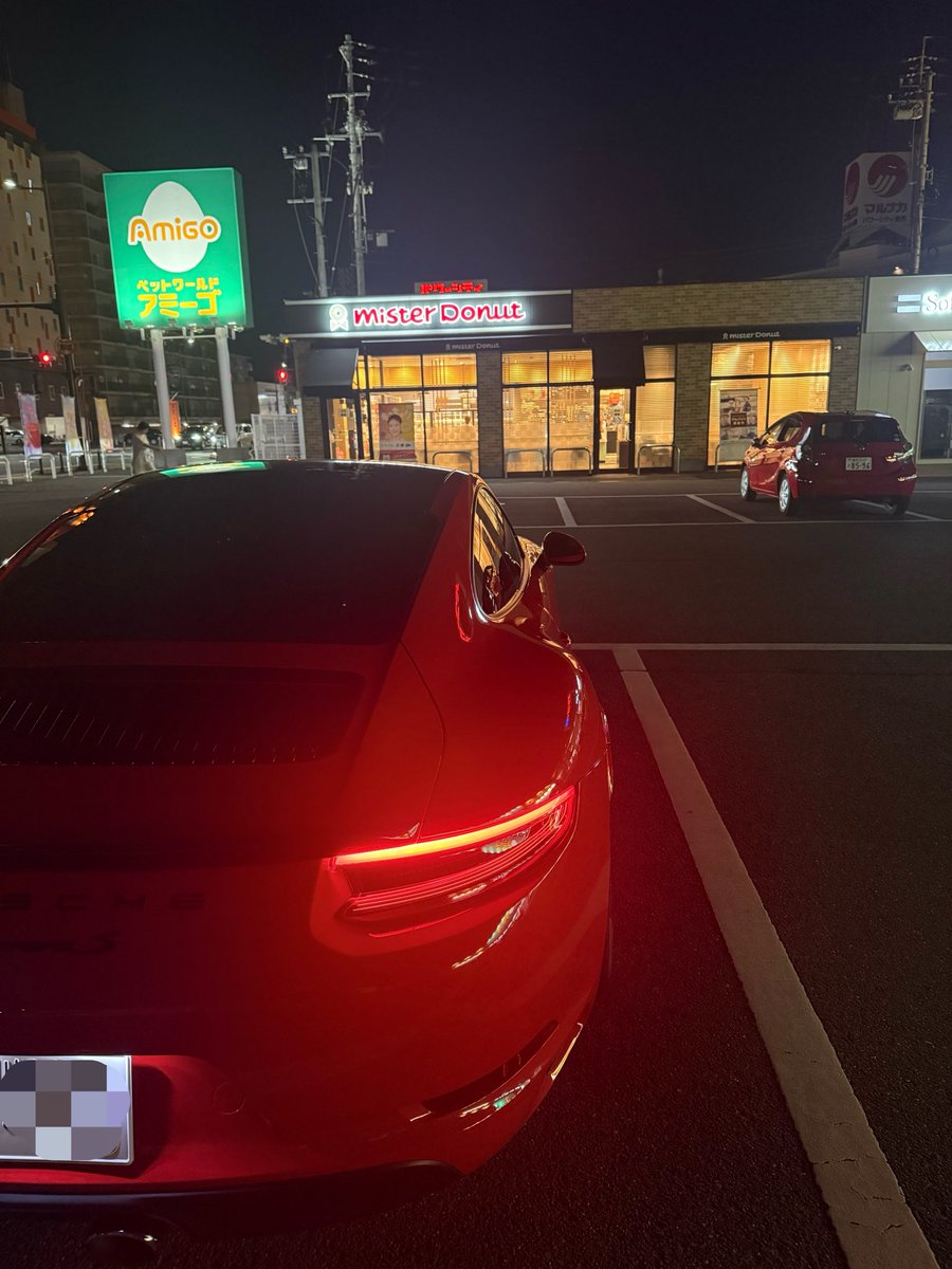 kohei_9912's tweet photo. 増量期の感じで食ったら、腹が爆発しそう。幸せ🥴
今日はずっと食べたかったラーメン🍜

最後はカメラマンの友人がくれたギフトでミスド買って食ってます🍩 https://t.co/2kySpZXCpQ