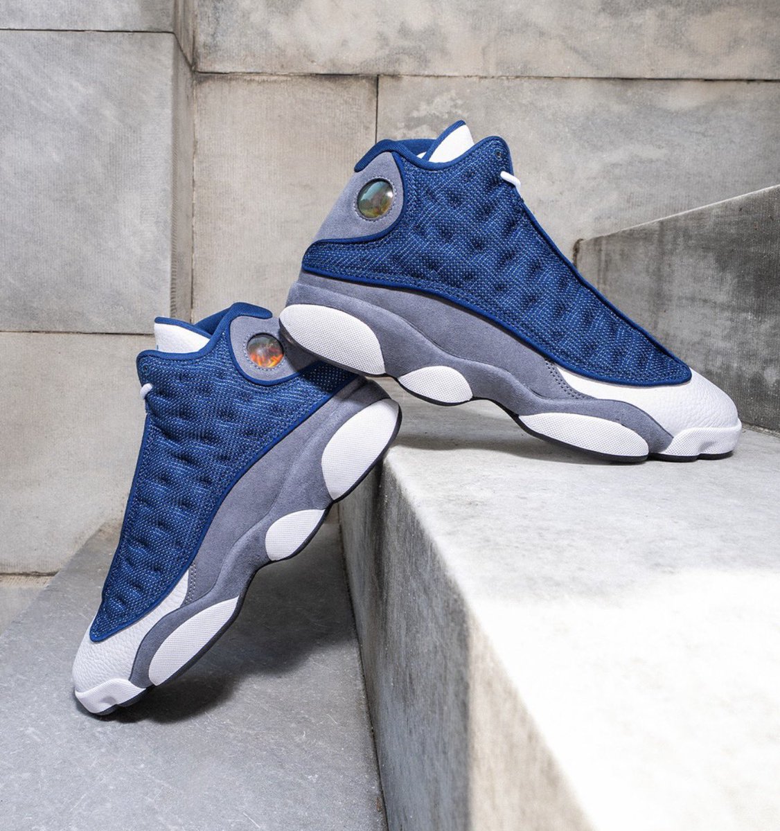 snkr_twitr's tweet photo. AD: $182.75 w/code NRC15
Jordan Retro 13 'Flint'

Shop ->  https://t.co/oHI7J77xwe https://t.co/NhhNBhJ1Fa