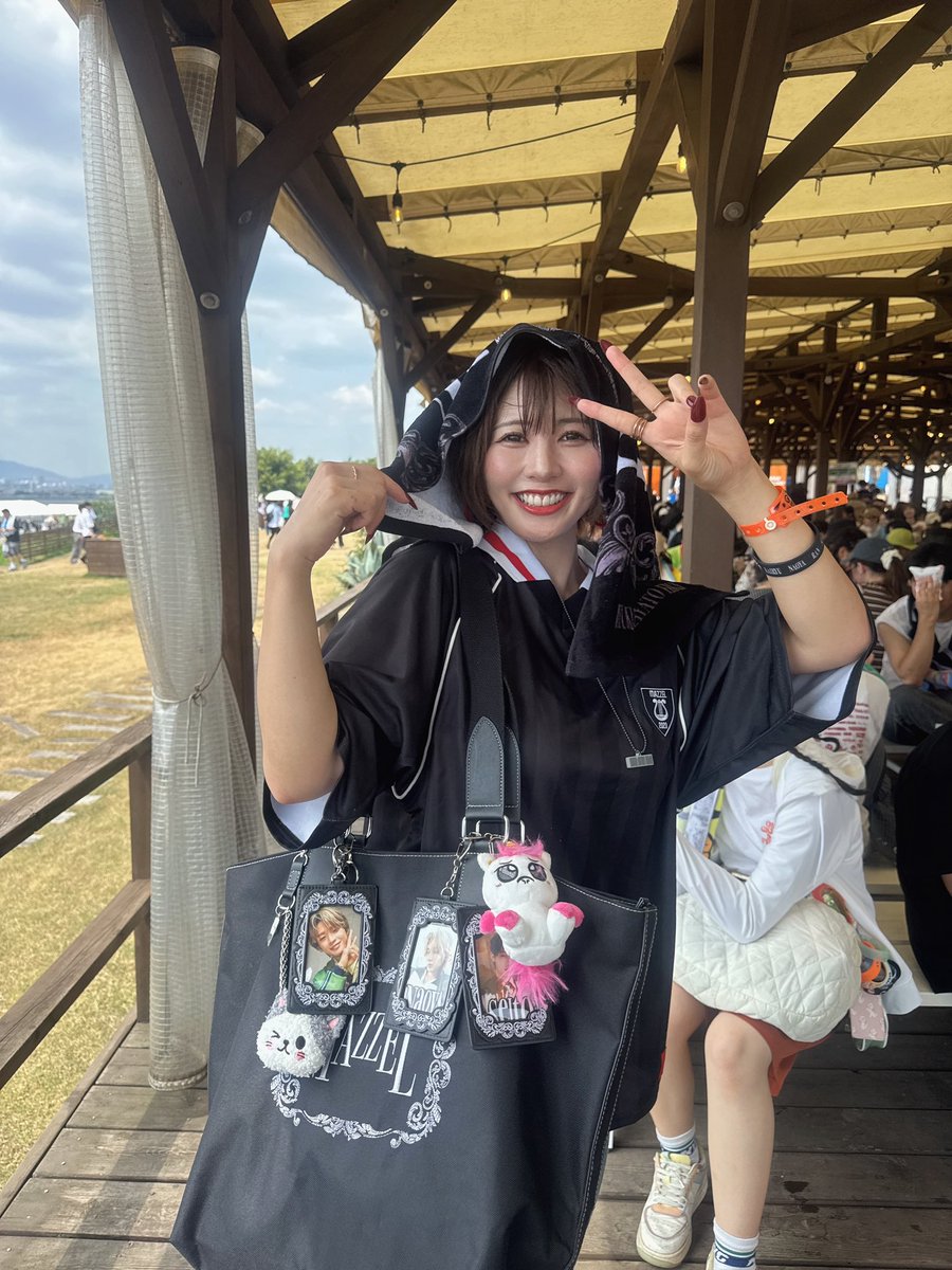 canonkyanon's tweet photo. 初MAZZEL！最高の夏をありがとうでした🖤
MAZZELの皆さんだいすきです！♡︎

#MAZZEL
#ジャイガ https://t.co/Ci4Tagv0iL