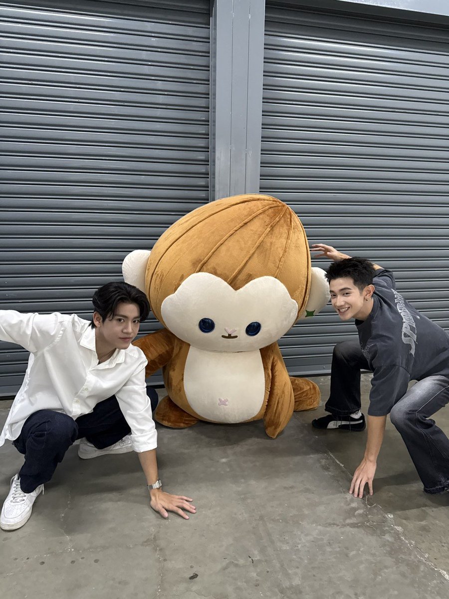 PONPON_gmmtv's tweet photo. อะเจี๊ยกกกก ขอบคุนที่มาหาโบร๋เก้ดกับเฮียม่อนกับป้อนน้าค้าบ จั๊กๆๆ 
#PONPON 
#งานมหกรรมนิยายนานาชาติ2026xAlmondProgress https://t.co/OzEsSNTG6g