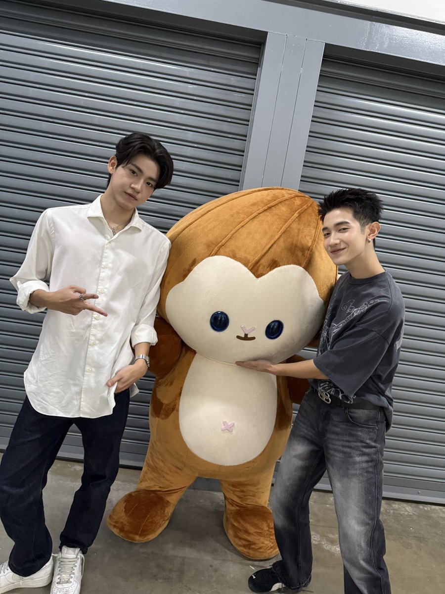 PONPON_gmmtv's tweet photo. อะเจี๊ยกกกก ขอบคุนที่มาหาโบร๋เก้ดกับเฮียม่อนกับป้อนน้าค้าบ จั๊กๆๆ 
#PONPON 
#งานมหกรรมนิยายนานาชาติ2026xAlmondProgress https://t.co/OzEsSNTG6g