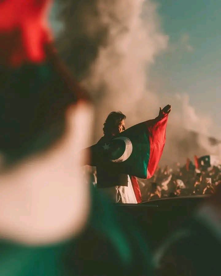aminuallah10's tweet photo. جو سفر انصاف اور نیا پاکستان کے لیے شروع کیا تھا۔ بیچ راستے پتا چلا کہ ہم تو حقیقت میں آزاد ہی نہیں ہیں
#ناحق_قید_کے_3سال https://t.co/H0kRuP2zez